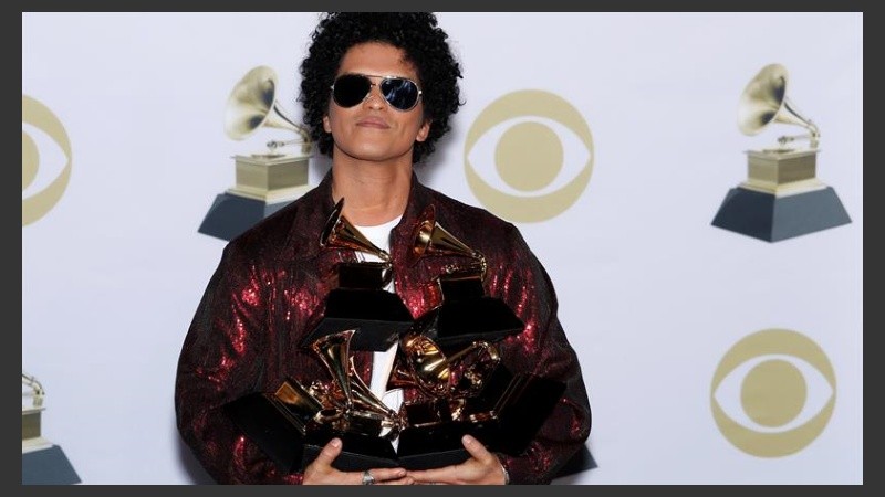 Bruno Mars ganó en todos los rubros en los que estaba nominado. 
