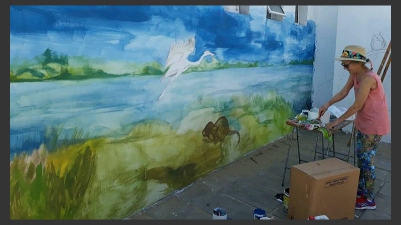 Uno de los murales que se pintaron este viernes y sábado en la Rambla.