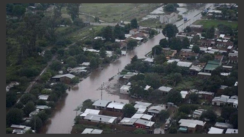Vista aérea de las inundaciones en Santa Victoria Este.