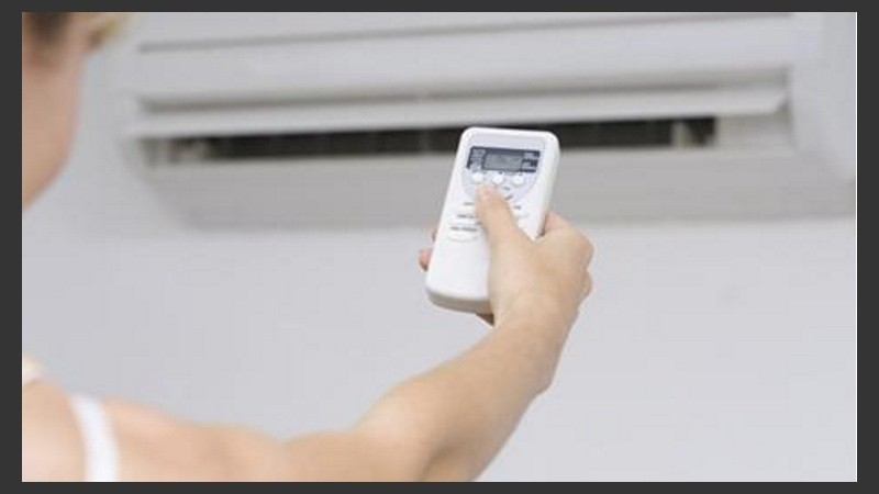 Usar los equipos de aire acondicionado a no menos de 24°.