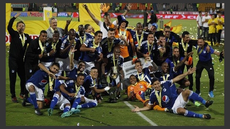 El equipo de Russo, que no pudo estar en la cancha.