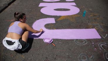 Pintada e intervención en Tribunales anticipando el paro de mujeres el próximo 8 de marzo. (Alan Monzón/Rosario3.com)