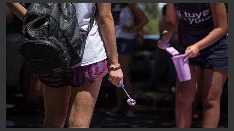 Pintada e intervención en Tribunales anticipando el paro de mujeres el próximo 8 de marzo. (Alan Monzón/Rosario3.com)