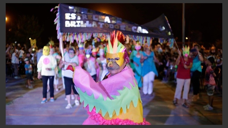 Calor y color en el carnaval de Cristalería.