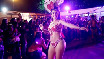 Calor y color en el carnaval de Cristalería.