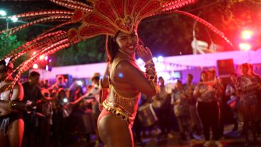 Calor y color en el carnaval de Cristalería.