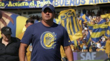 Leo Fernández tiene el equipo para visitar al Globo este lunes.