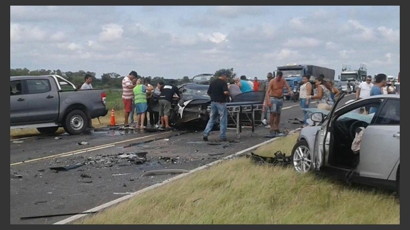 La dantesca escena de la tragedia en la ruta. 