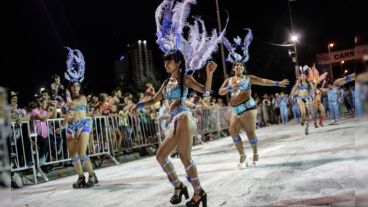 Este año, el corsódromo se mudó al Parque Scalabrini Ortiz.