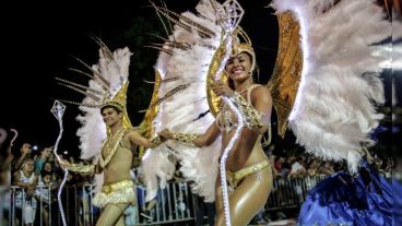 El martes, en la “noche de premiaciones” se elige a la “pareja real”.