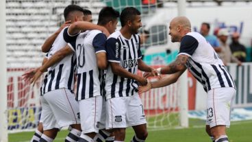 El gol fue de Olaza, de penal, a los 23 minutos del primer tiempo.