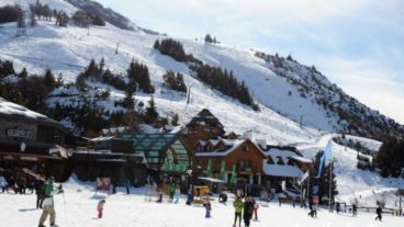 Polémica por el contrato de explotación turística del cerro Catedral.