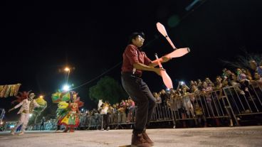 Baile, música y mucho color en el corsódromo del Parque Scalabrini Ortíz. (Alan Monzón/Rosario3.com)