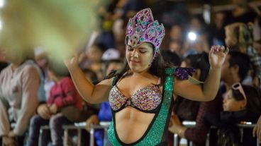 Baile, música y mucho color en el corsódromo del Parque Scalabrini Ortíz. (Alan Monzón/Rosario3.com)