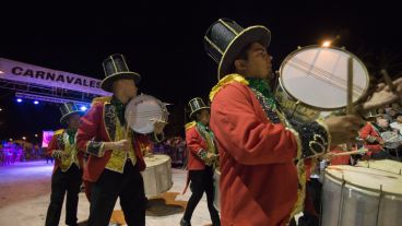 Baile, música y mucho color en el corsódromo del Parque Scalabrini Ortíz. (Alan Monzón/Rosario3.com)