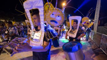 Baile, música y mucho color en el corsódromo del Parque Scalabrini Ortíz. (Alan Monzón/Rosario3.com)