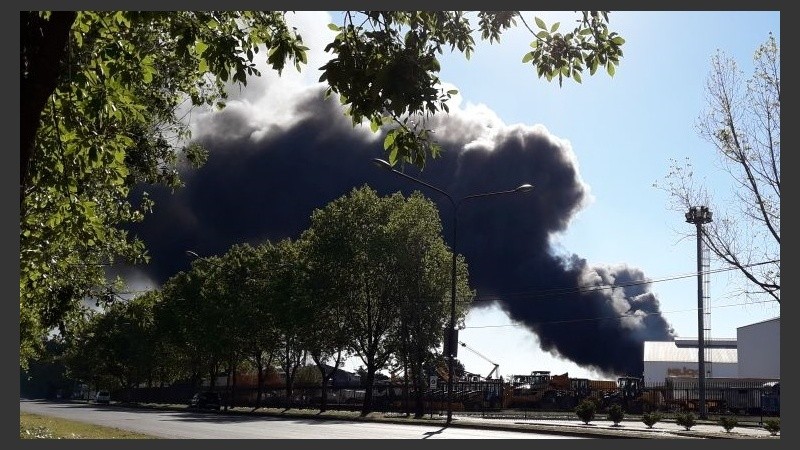 Las llamas provocaron preocupación en la zona.