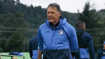 "Miguel Ángel ya está en su casa, dispuesto a escribir más páginas gloriosas", dijo el médico.