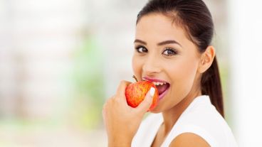 Lo importante de comer una manzana al día no radica en bajar de peso, sino en la gran cantidad de nutrientes que tu cuerpo necesita.
