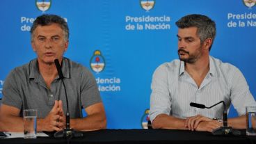 Macri estuvo acompañado por Marcos Peña en la conferencia.