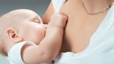 "El desarrollo del bebé y sus hábitos alimenticios fueron normales", señala el reporte médico.