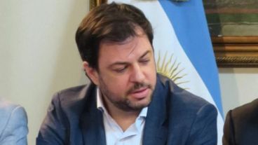 El subsecretario general de la Presidencia negó que sea suya la cuenta en Andorra.