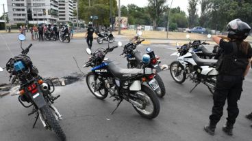 En Francia y Caseros se cortó el tránsito y hubo quema de maderas y gomas.