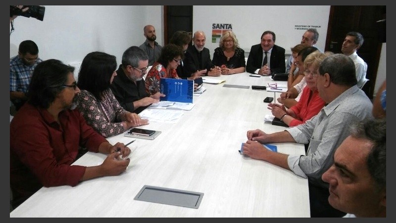El encuentro con la ministra Balagué fue en Santa Fe.
