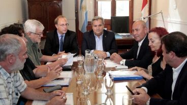 El gobierno recibió a los representantes de gremios estatales.
