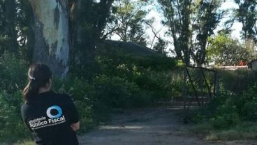 La adolescente fue asesinada en el interior de un vehículo y luego arrojada a un pozo.