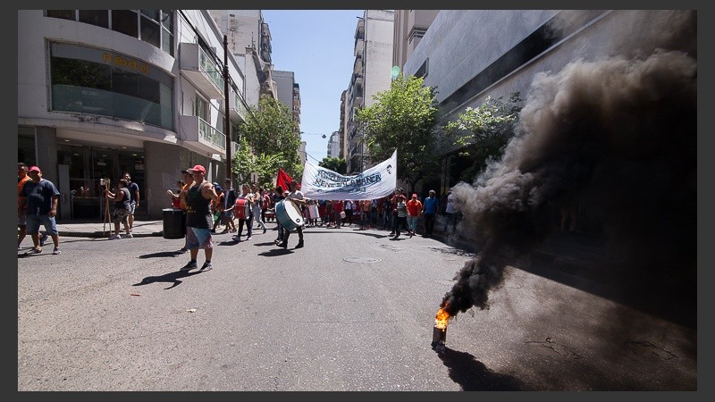 Gremios y organizaciones apoyaron la movilización contra las políticas del gobierno nacional.