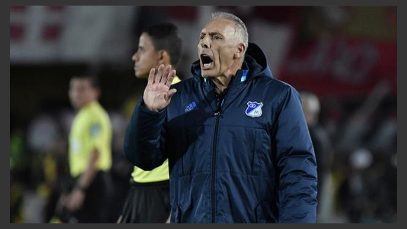 Russo no dirigiría el próximo miércoles el partido por la Libertadores.