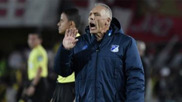 Russo no dirigiría el próximo miércoles el partido por la Libertadores.