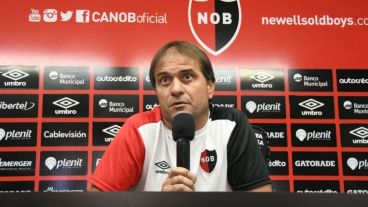 El entrenador ensaya variantes para el partido por la 17ª fecha.