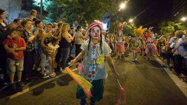 Los carnavales regresaron este viernes a la avenida Pellegrini.