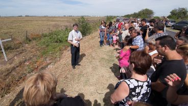 Sentido homenaje a las víctimas en el lugar de la tragedia.