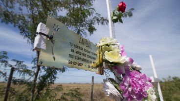Sentido homenaje a las víctimas en el lugar de la tragedia.