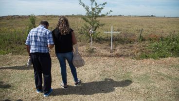 Sentido homenaje a las víctimas en el lugar de la tragedia.