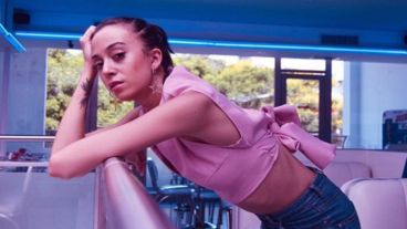 "Es mentira que no me conoce. La diferencia es que no me saludaba nunca por los dichos de mi padre", tuiteó Nai.