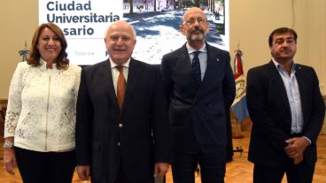 Fein, Lifschitz, Floriani y Leone en la presentación.