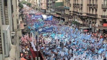 Docentes marcharon por las calles de Capital Federal.