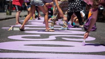 Pintada e intervención en Tribunales anticipando el paro de mujeres el próximo 8 de marzo. (Alan Monzón/Rosario3.com)
