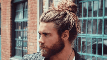 Engominados, undercuts y rodetes deshechos son solo algunos de los muchos peinados que pueden llevar