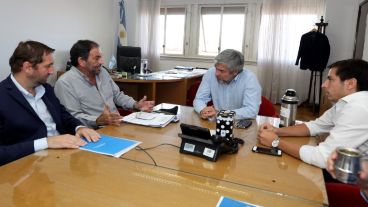 Los funcionarios se reunieron este martes para analizar el avance de las obras.