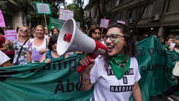 Miles de personas marcharon en el Día Internacional de la Mujer.