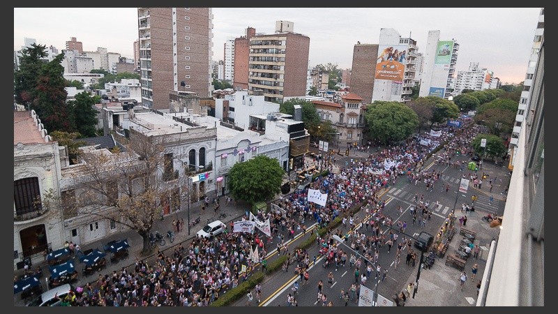 Miles de personas marcharon en el Día Internacional de la Mujer.