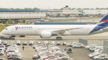 El avión aterrizó "cumpliendo con los protocolos de seguridad establecidos".