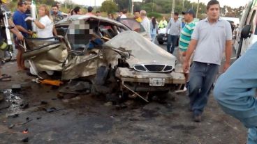 Así quedó el Daewoo tras el impacto.