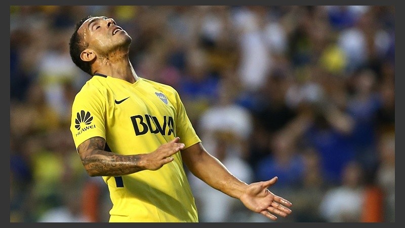 Tevez jugó de titular pero no pudo marcar.