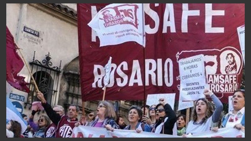 Genesini:  “La cuestión se complica si con cada disidencia, hay un paro”.